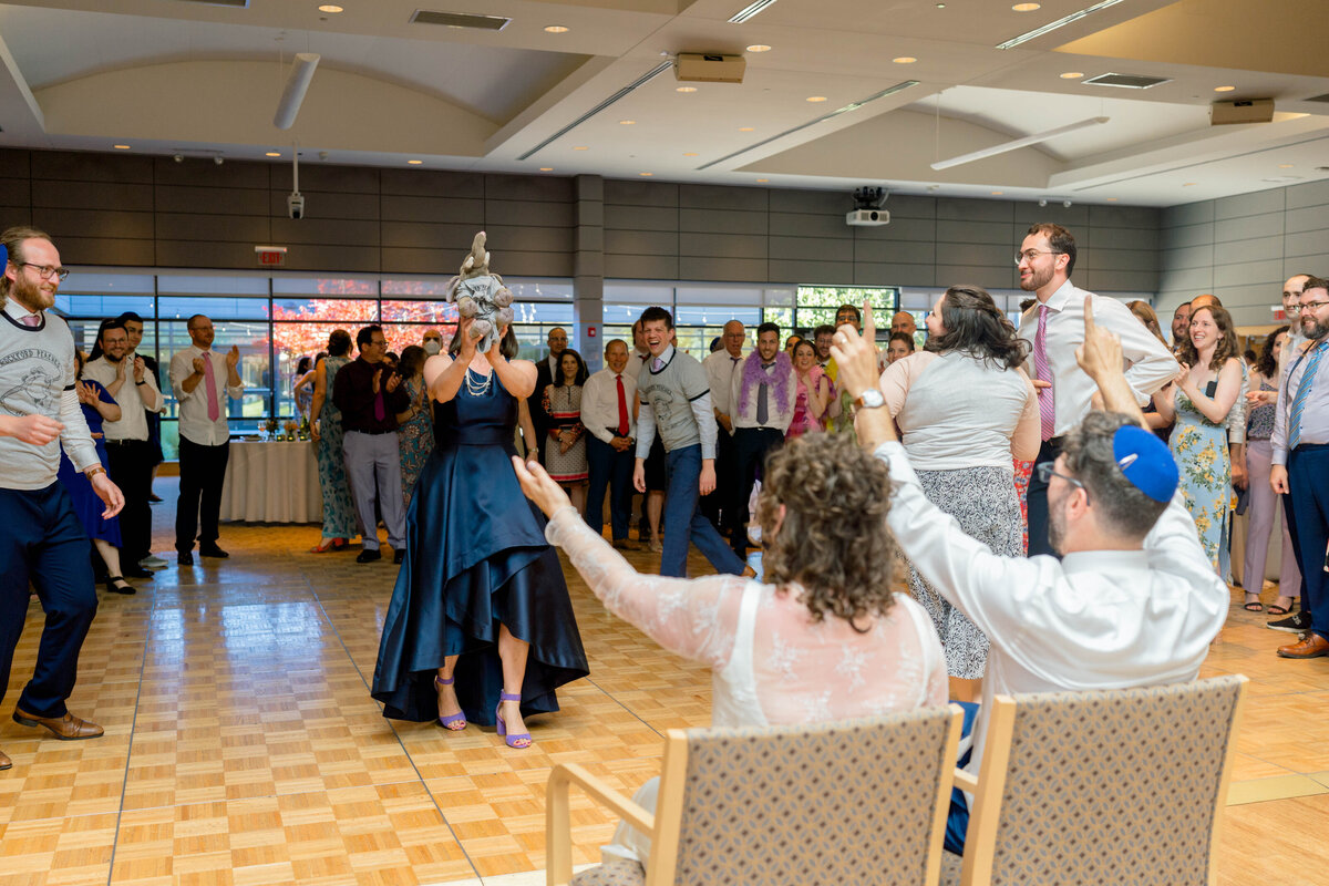 Eliana-Melmed-Photography-Chicago-LosAngeles-Jewish-WeddingPhotography-ShulaNoah-Shtick-00218