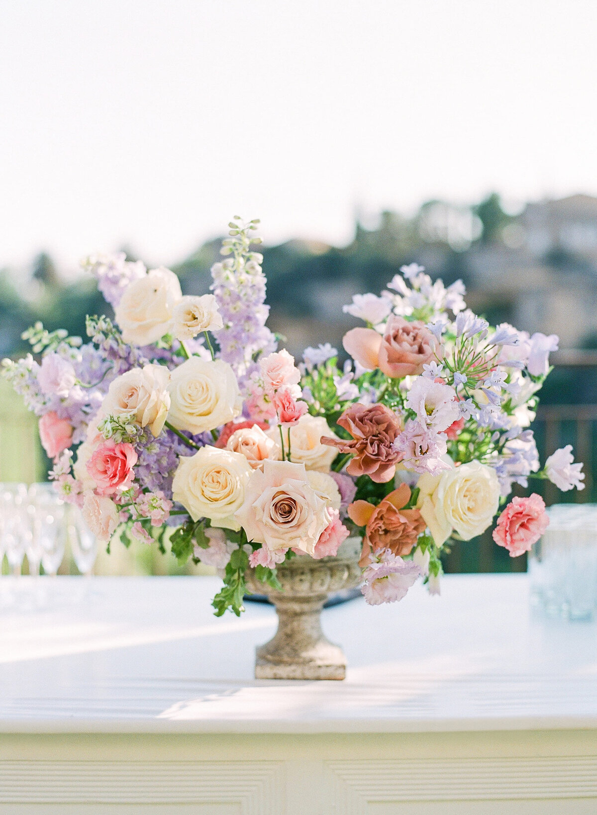 Lavender-pink-Bar-flowers-wedding-decor