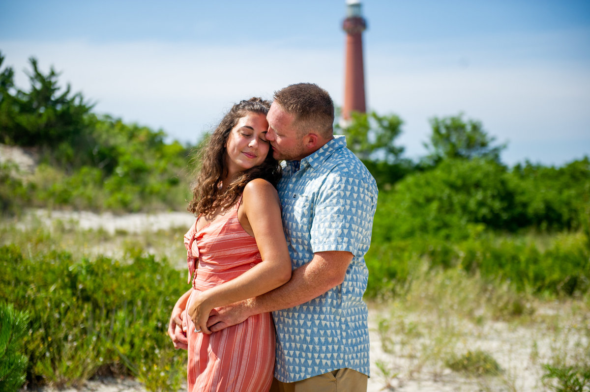 daytime photos at barnegat lighthouse with couple