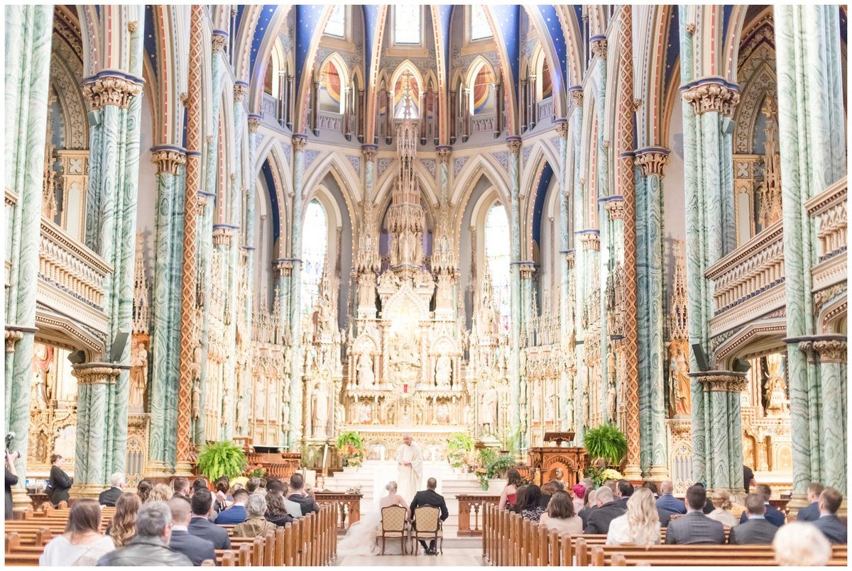 Light-and-Airy-Ottawa-Wedding-Photographer-Wedding-Ceremony-Notre-Dame-Cathedral-Basilica