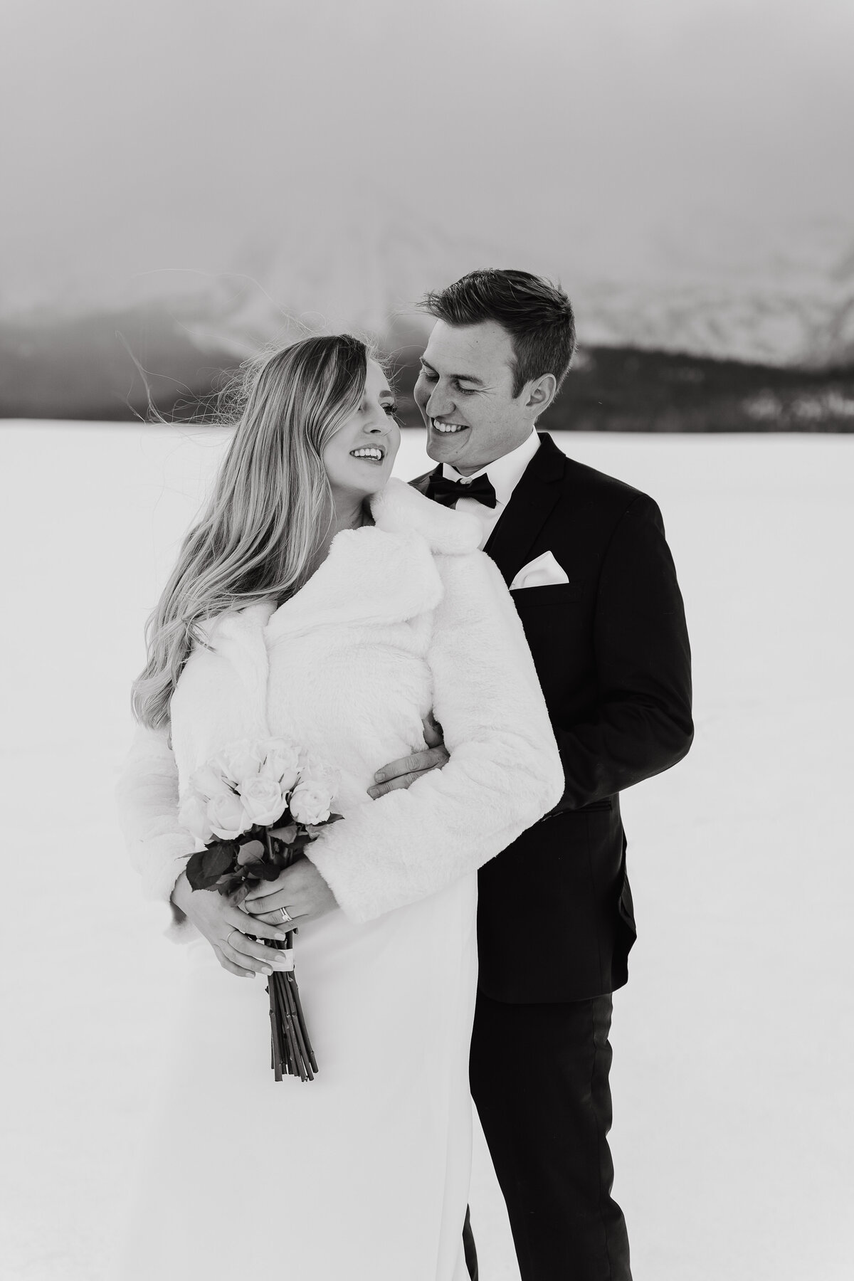 sunandpeakphotos-bigbear-california-wedding-photographer-intimatewedding-elopement-snowywedding-snowybigbearwedding-desireeandjake-526