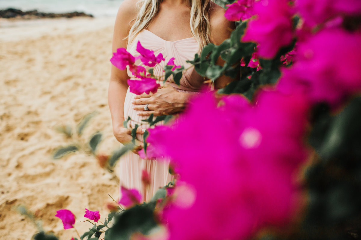 Maui_Maternity_Photograopher_Flowers