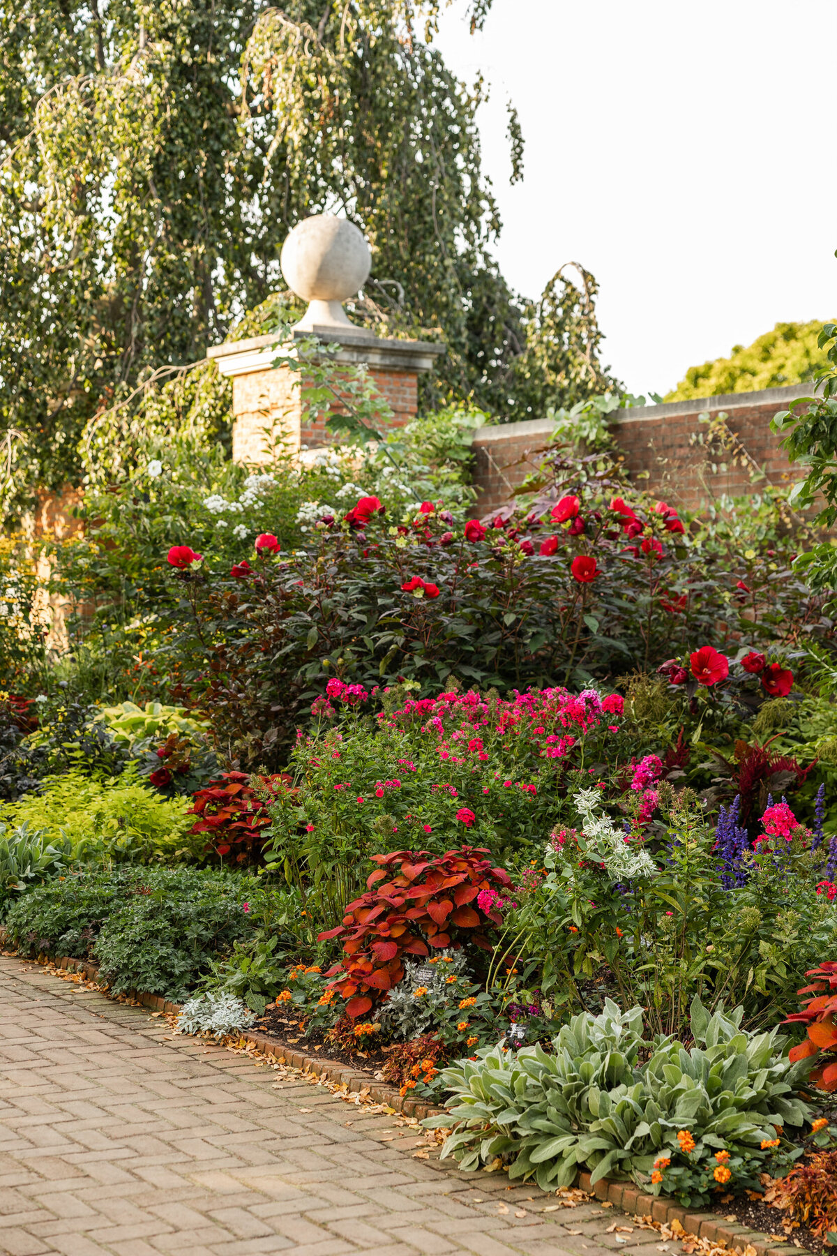 chicago-botanic-garden-wedding-summer-alex-ferreri--11