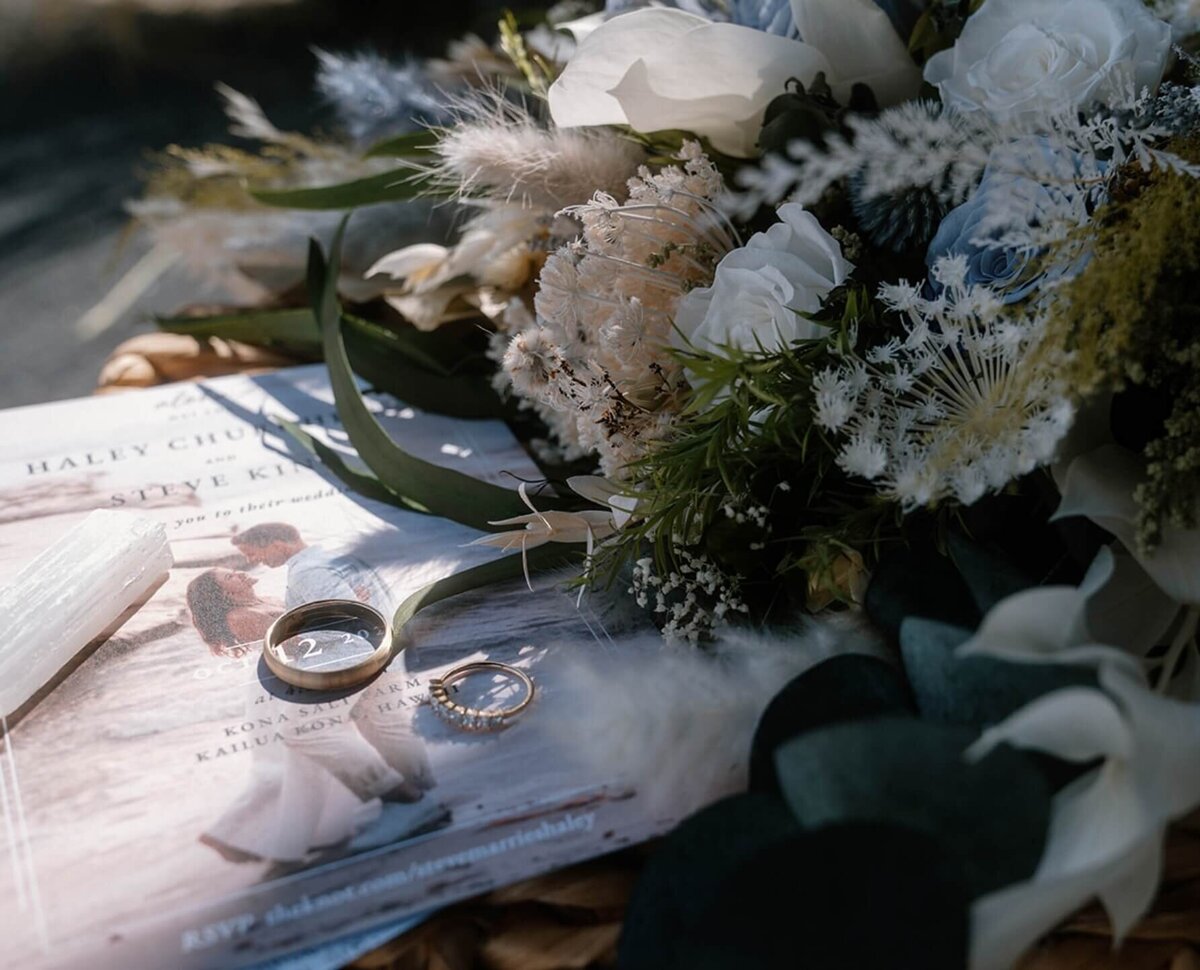 honey-and-the-moon-florals (14)