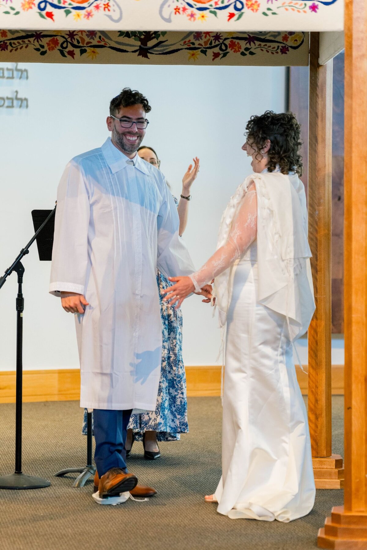 Eliana-Melmed-Photography-Chicago-LosAngeles-Jewish-WeddingPhotography-ShulaNoah-Chuppah-00058