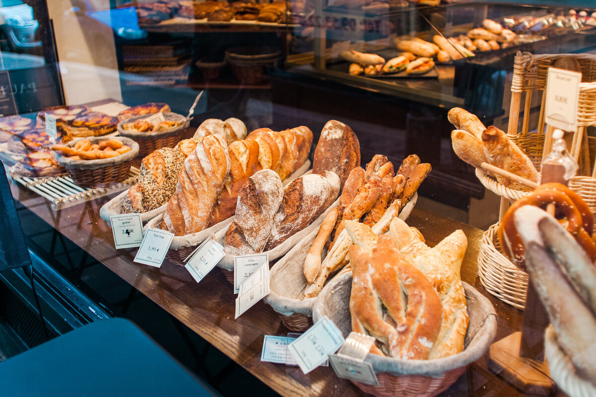 072-KBP-fresh-bread-Paris-France