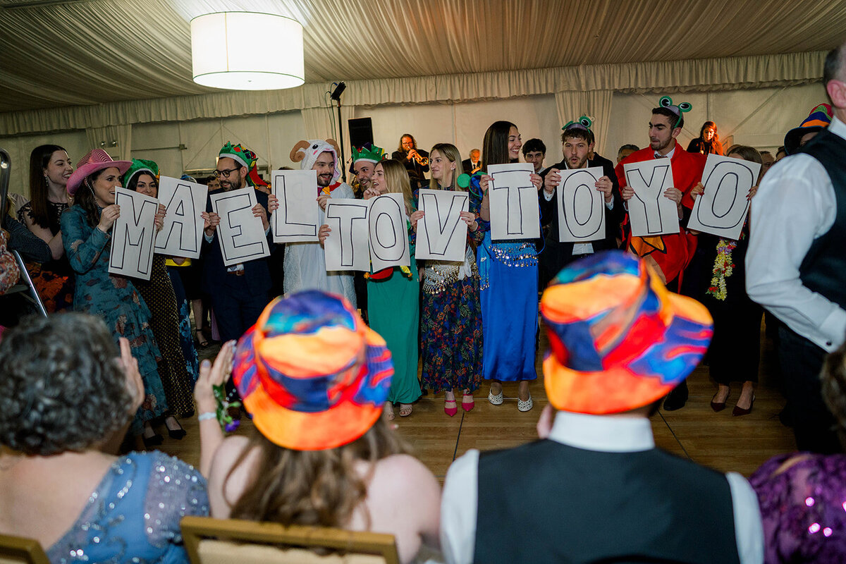 Eliana-Melmed-Photography-Chicago-LosAngeles-Jewish-WeddingPhotography-SimchaDancing-00104