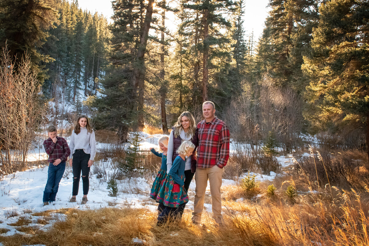 Snowy backyard family photos Crested Butte Pitkin Colorado