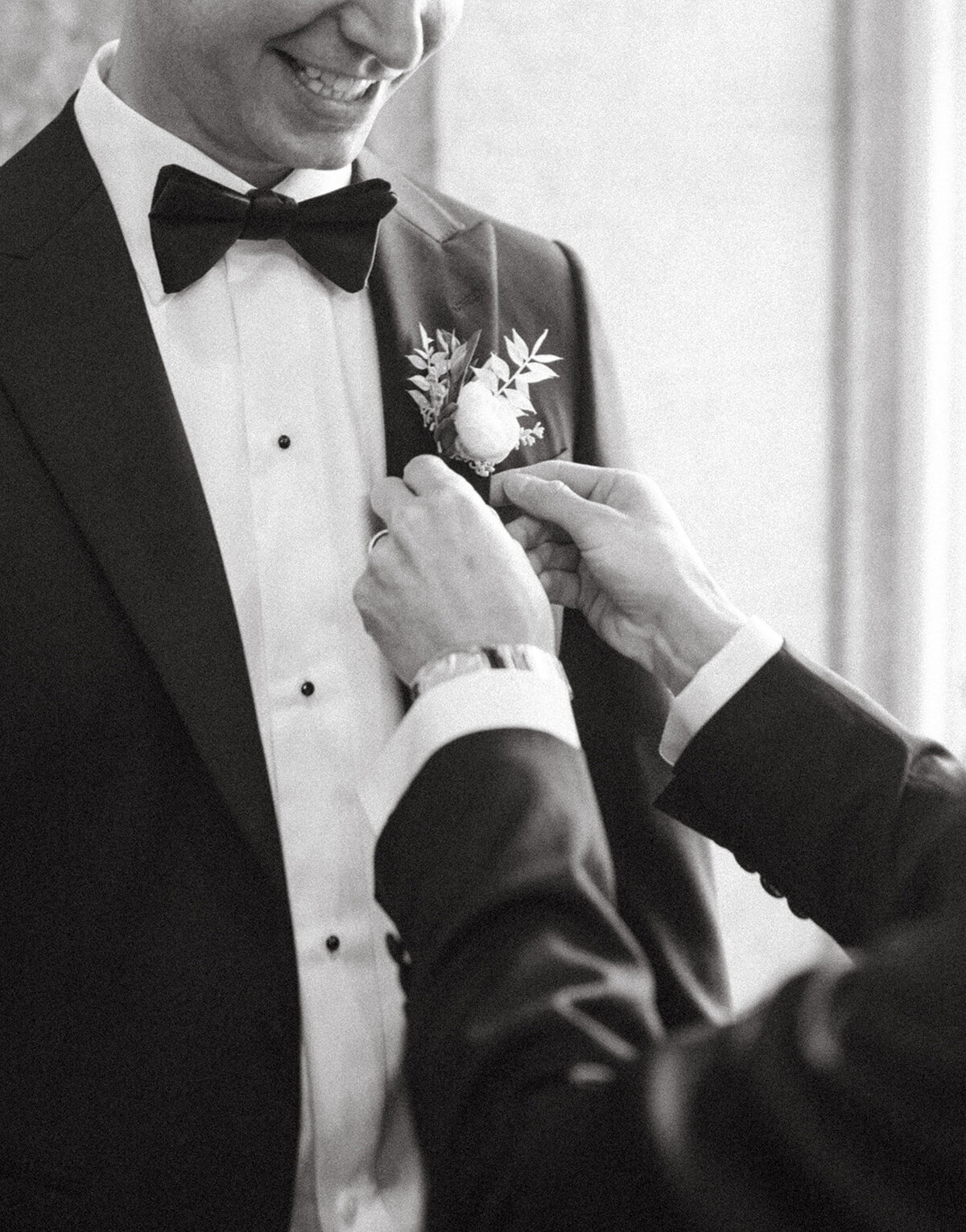groom-boutonniere-suit-banff-wedding
