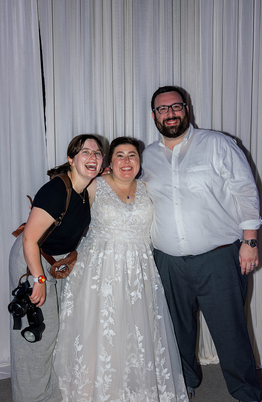Eliana-Melmed-Photography-Chicago-LosAngeles-Jewish-WeddingPhotography-ElianaSklar-DanceFloor-00399