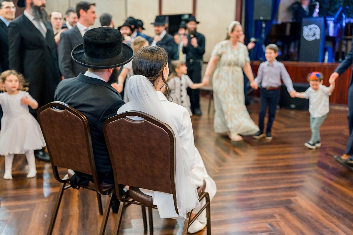 Eliana-Melmed-Photography-Chicago-LosAngeles-Jewish-WeddingPhotographer-CarmiKalman-Shtick-00010