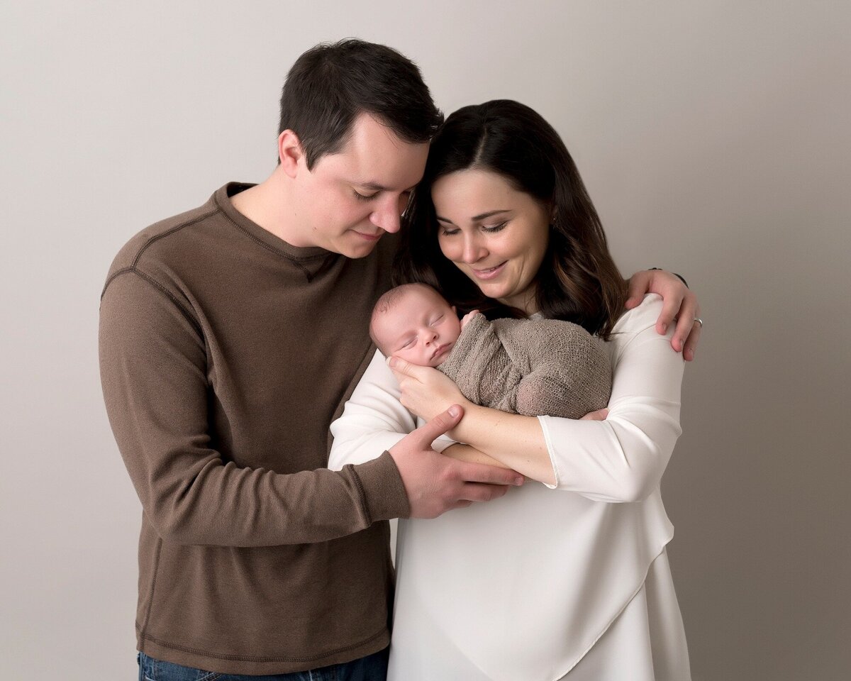 Sweet newborn and Family photography by Laura King