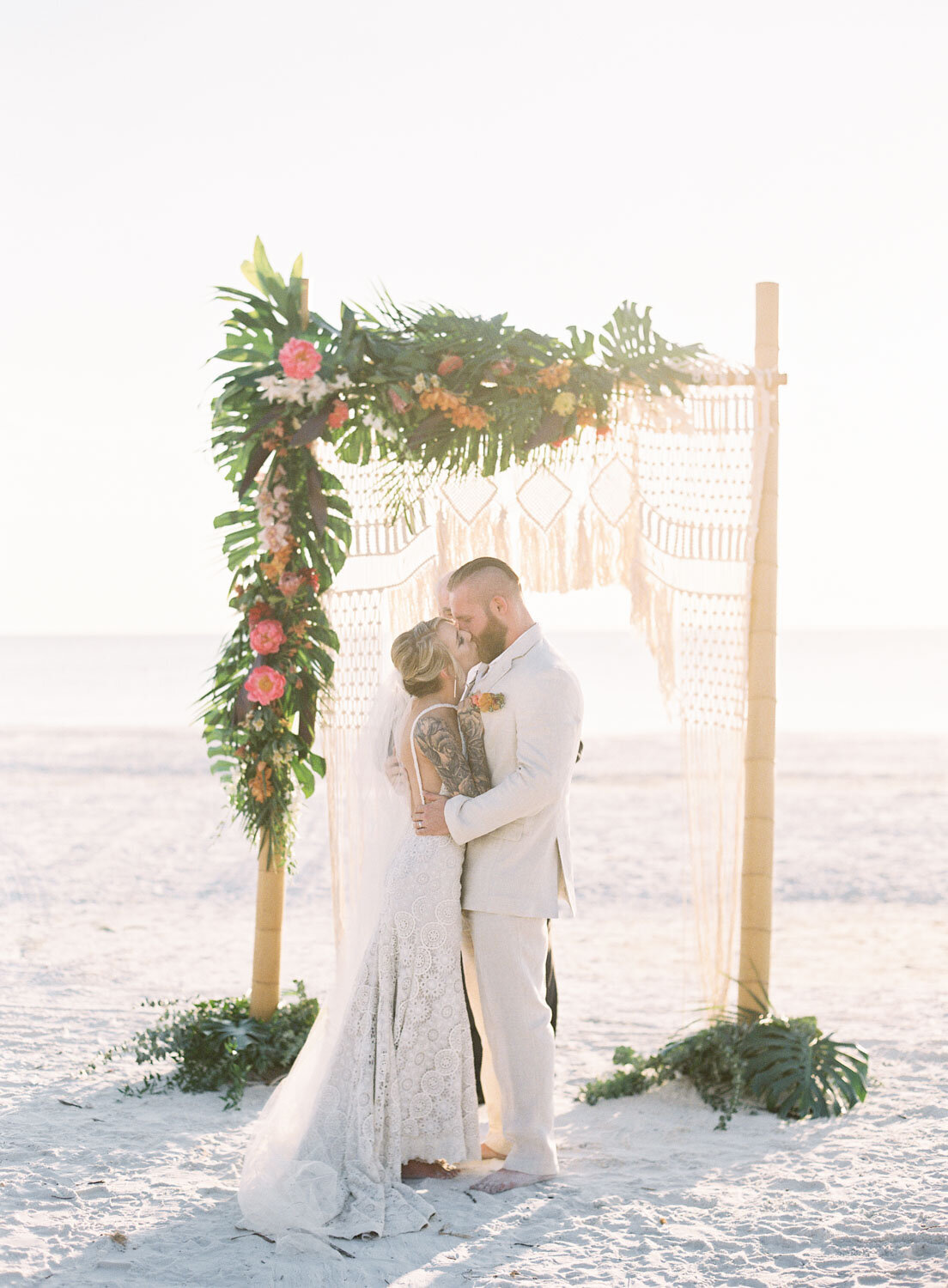 elegant-bohemian-tropical-december-destination-wedding-melanie-gabrielle-photography-martha-stewart-submission-040