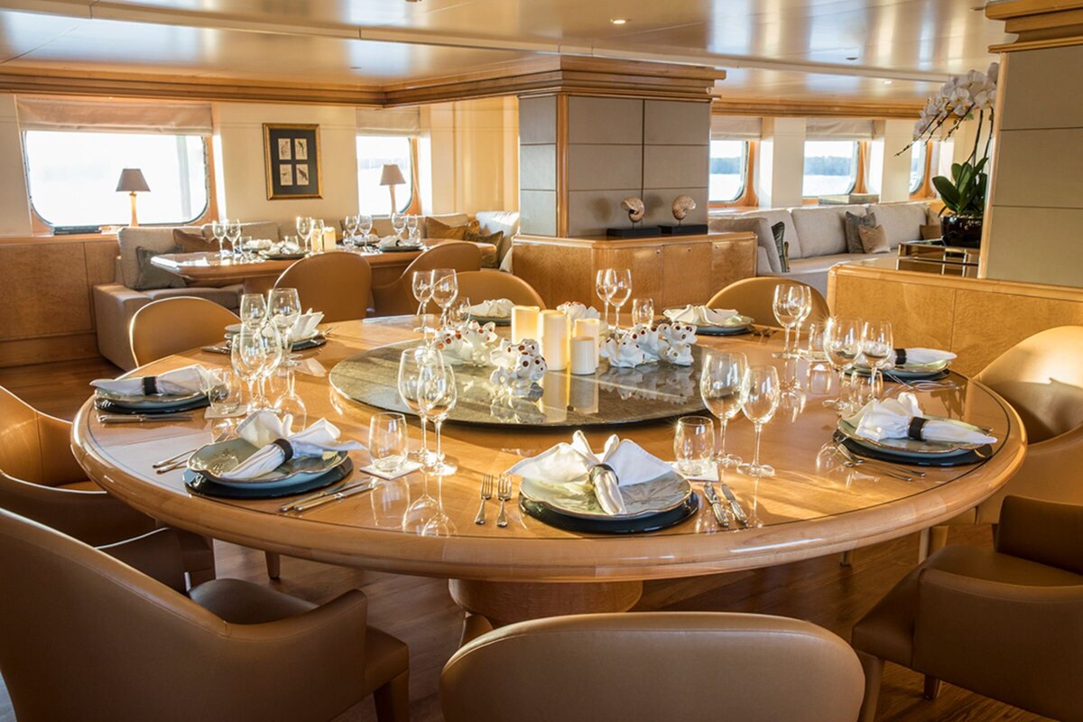 Aqua Blu - Dining - 01 Luxury Yacht Charter Indonesia