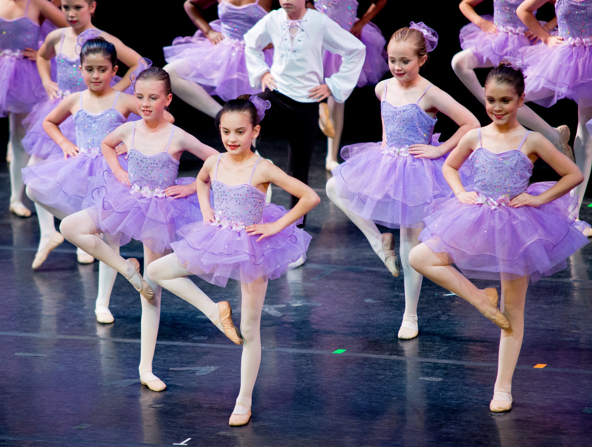 070_DanceCtrOKCBallet_Recital2016_JanaCarson