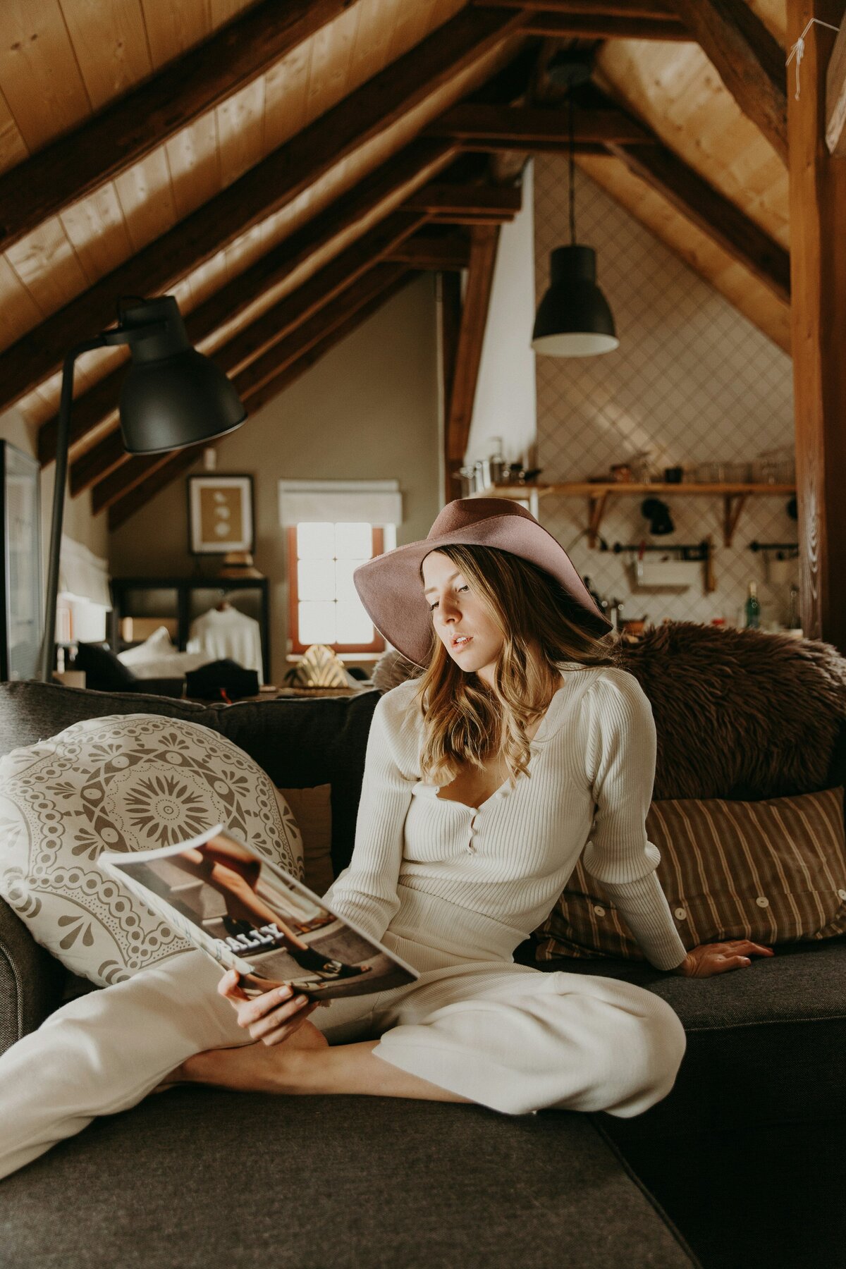alexandra-iva-R1lDUX2LANM-unsplash