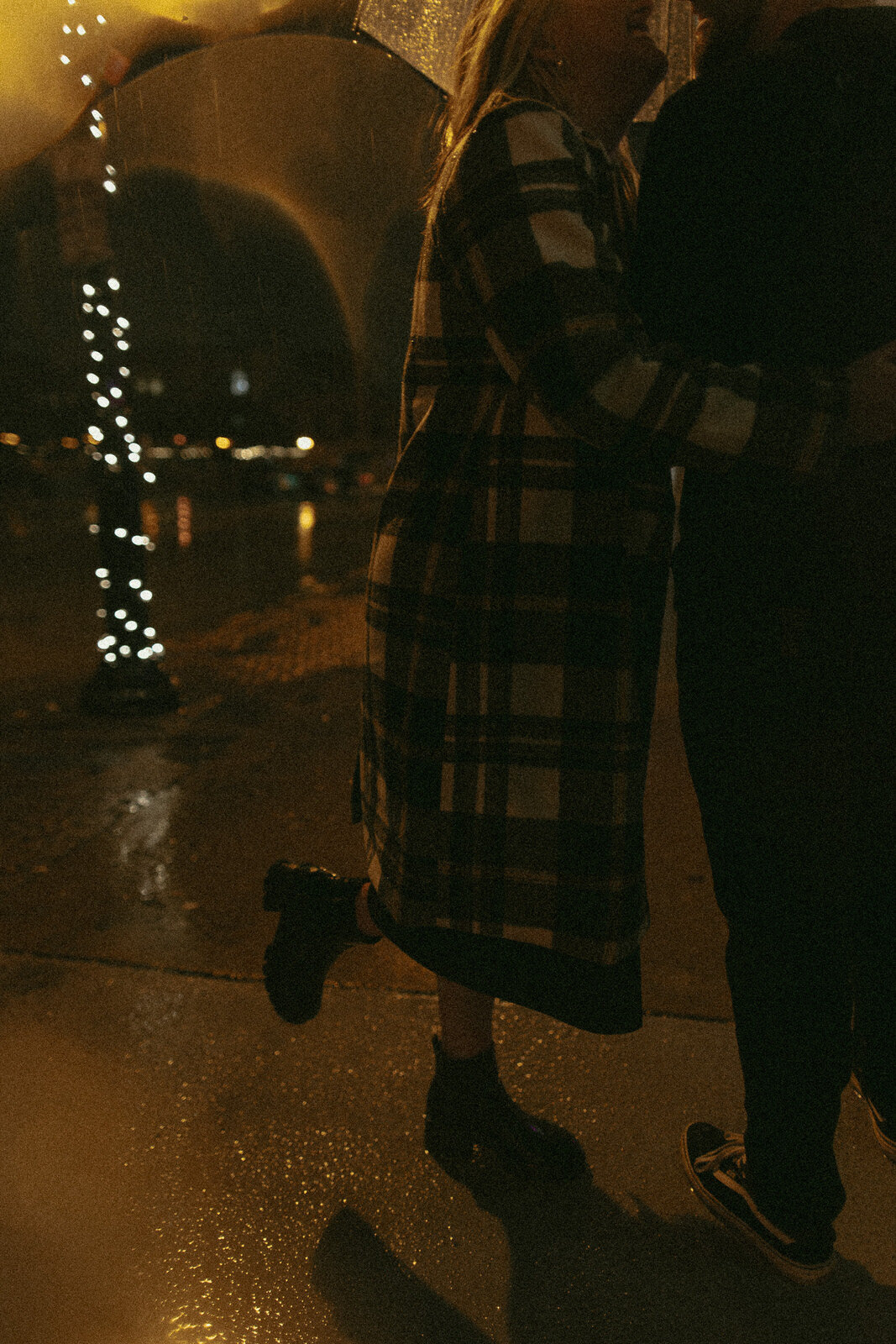 couples-rain-playful-night-session-downtown-moody-umbrella-film-illinois-16
