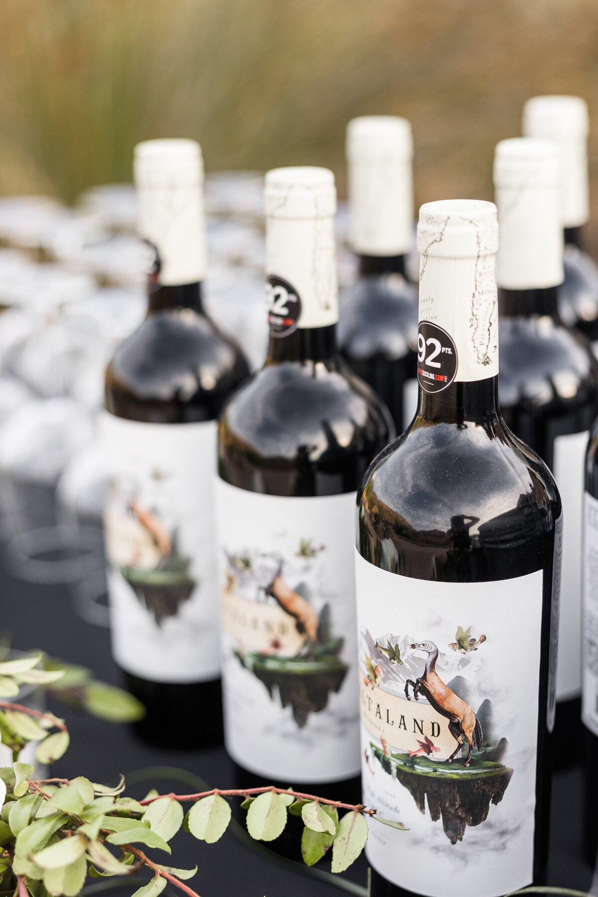 wine-bottles-at-wedding