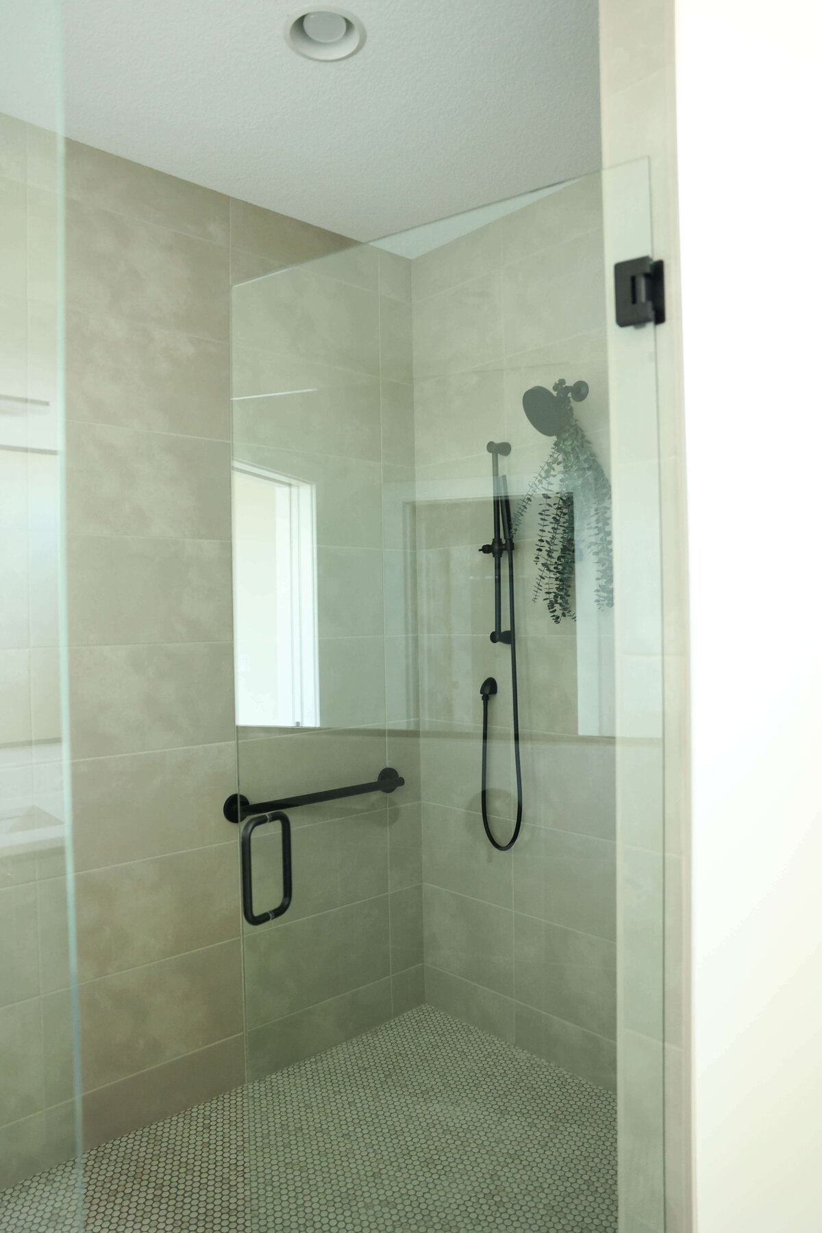 1183-Bathroom-Grimes-Central-Iowa-Custom-Home-JRL-Builders-3F1A8948