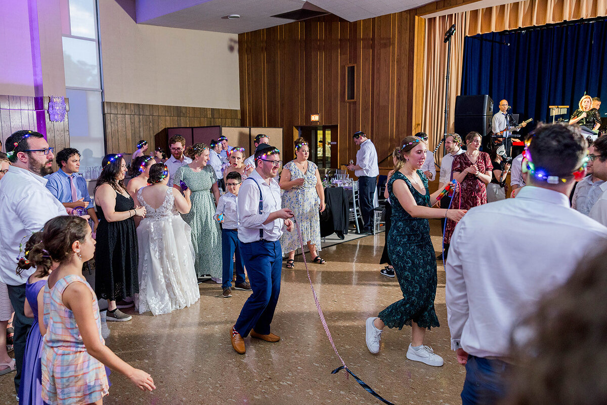 Eliana-Melmed-Photography-Chicago-LosAngeles-Jewish-WeddingPhotography-ElianaSklar-DanceFloor-00208