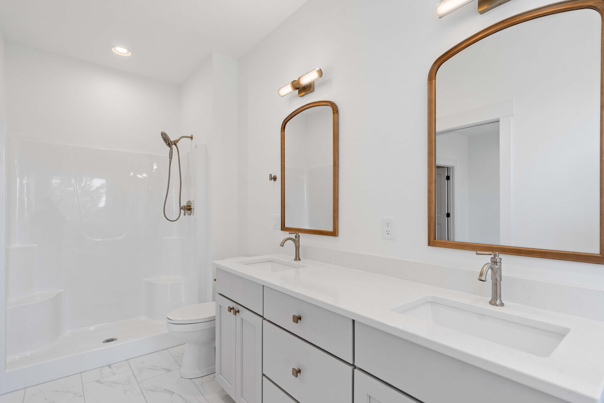 Bathroom-Central-Iowa-Custom-Home-JRL-Builders- (84)