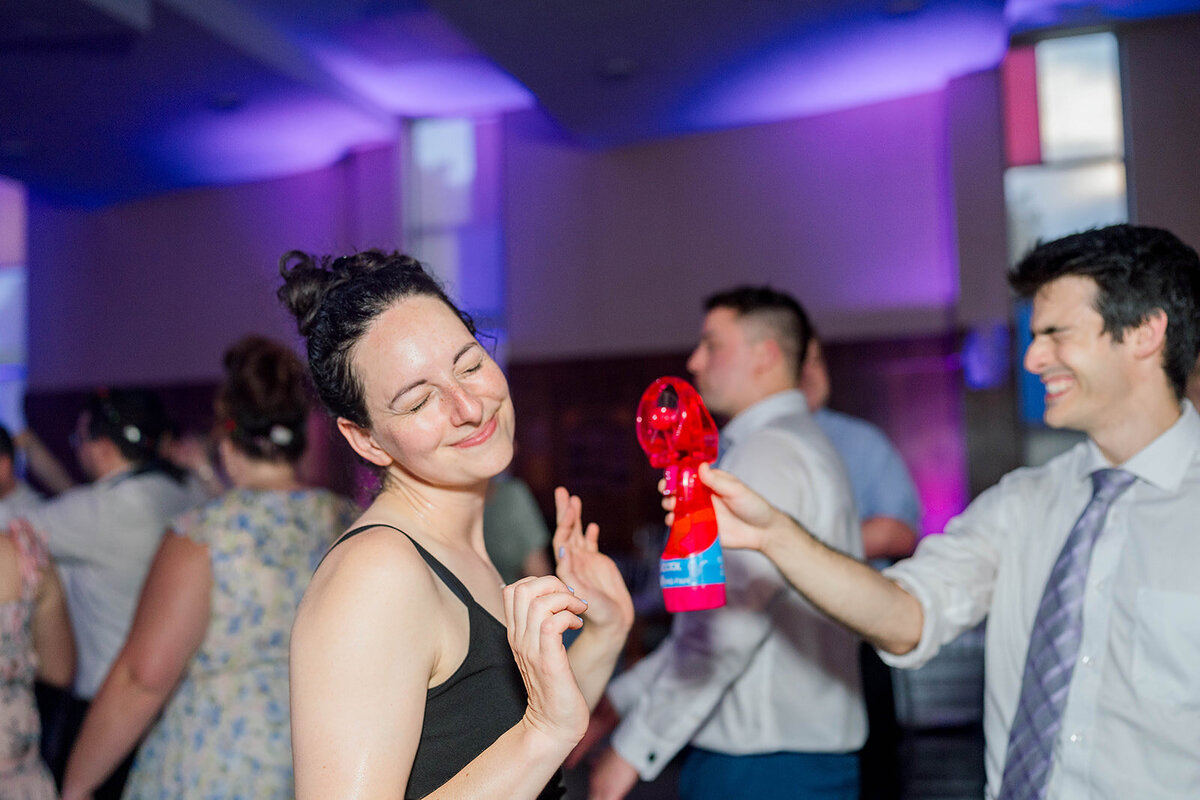 Eliana-Melmed-Photography-Chicago-LosAngeles-Jewish-WeddingPhotography-ElianaSklar-DanceFloor-00140
