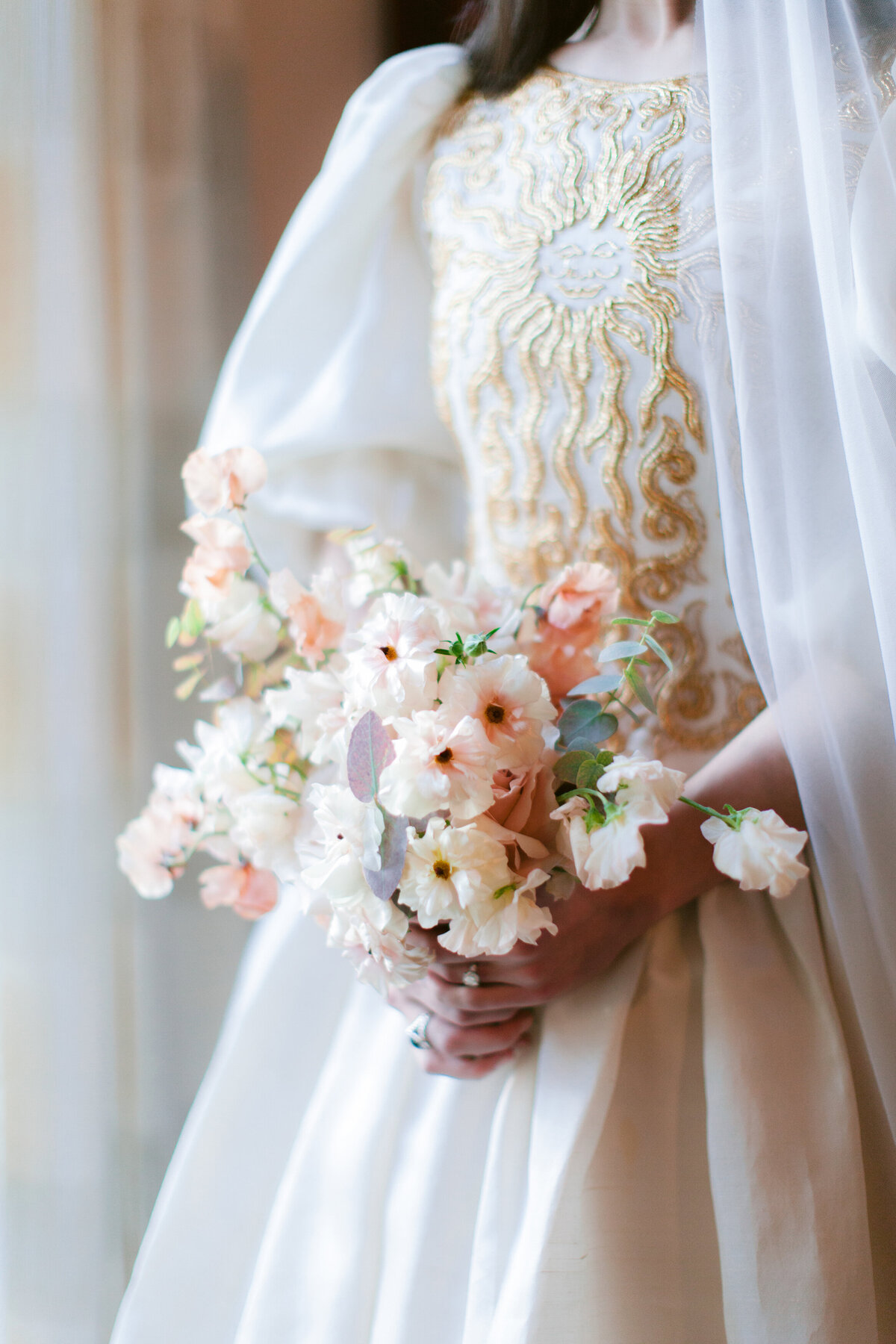 tent-wedding-dallas-winter-bouquet