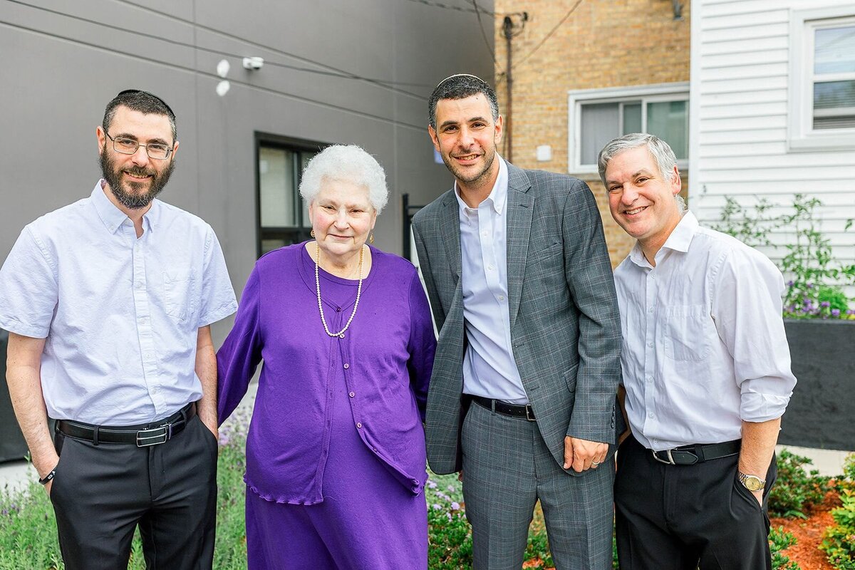 Eliana-Melmed-Photography-Chicago-LosAngeles-Jewish-WeddingPhotographer-CarmiKalman-FamilyFormal-00047