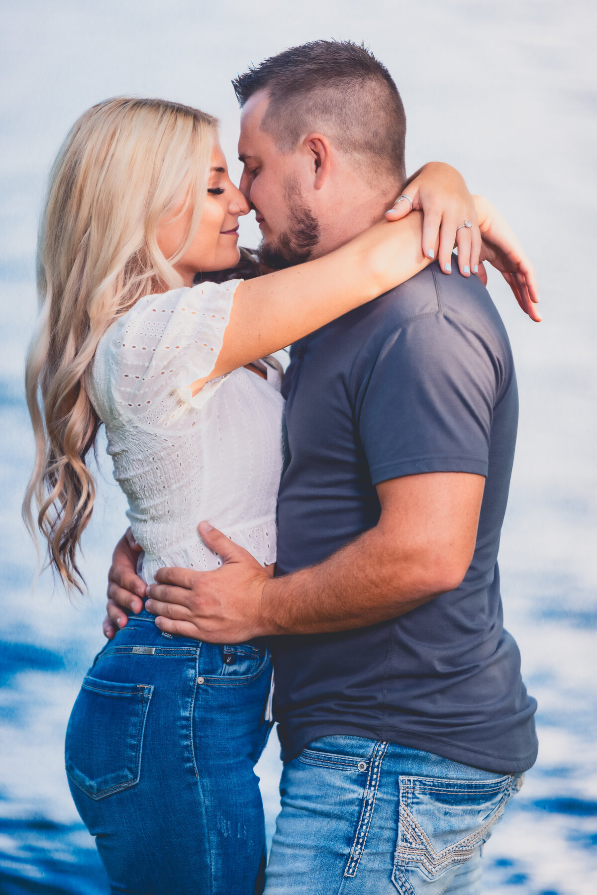 Lake-of-the-ozarks-state-park-engagement-photo-1