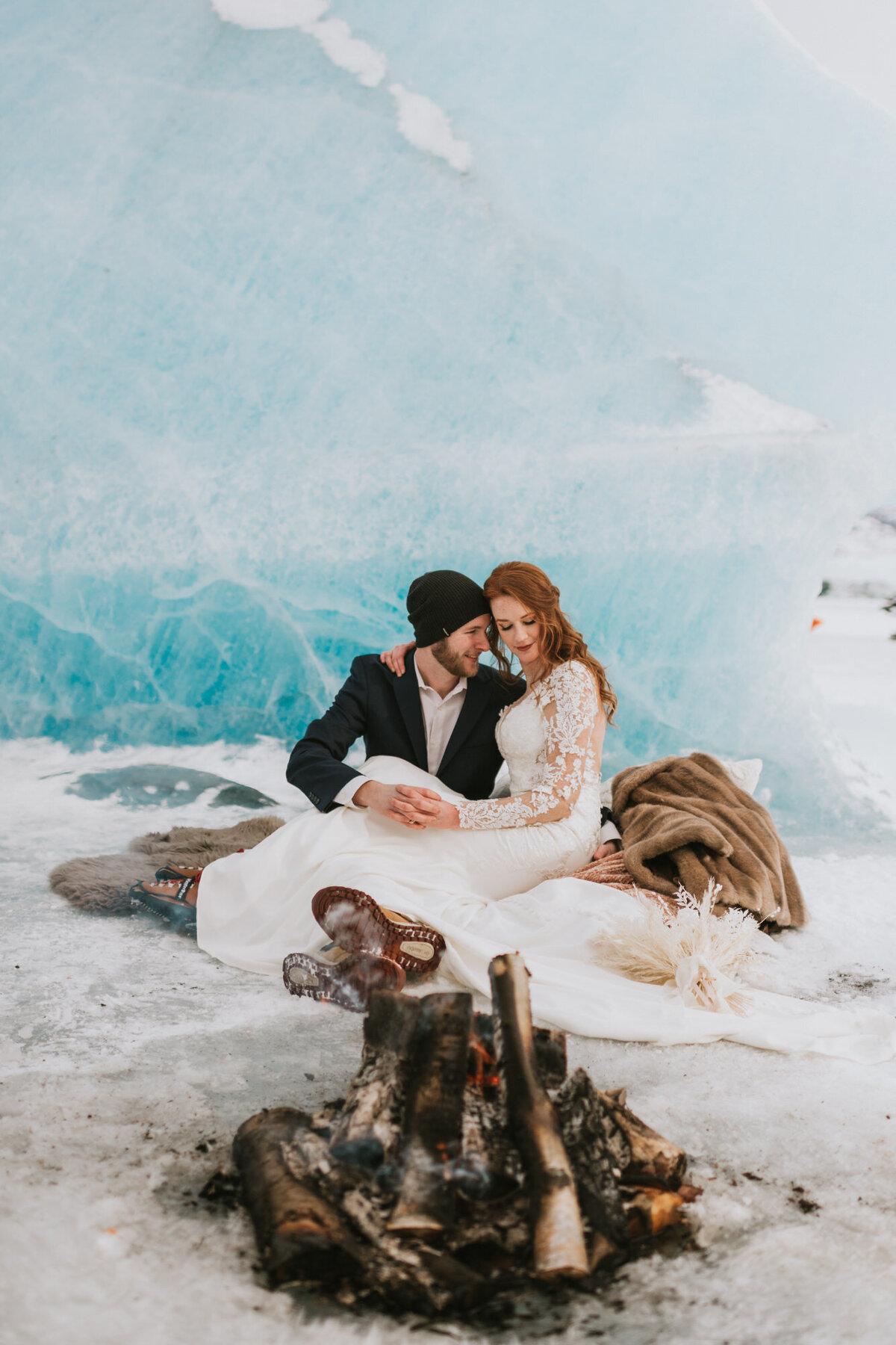 knik-glaicer-winter-elopement-donna-marie-photography5
