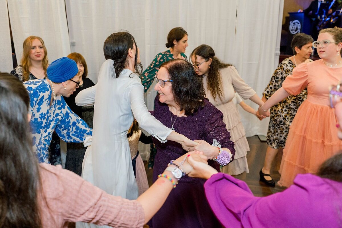 Eliana-Melmed-Photography-Chicago-LosAngeles-Jewish-WeddingPhotographer-CarmiKalman-WomensDancing-00019