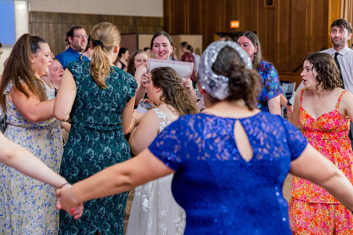 Eliana-Melmed-Photography-Chicago-LosAngeles-Jewish-WeddingPhotography-ElianaSklar-DanceFloor-00006
