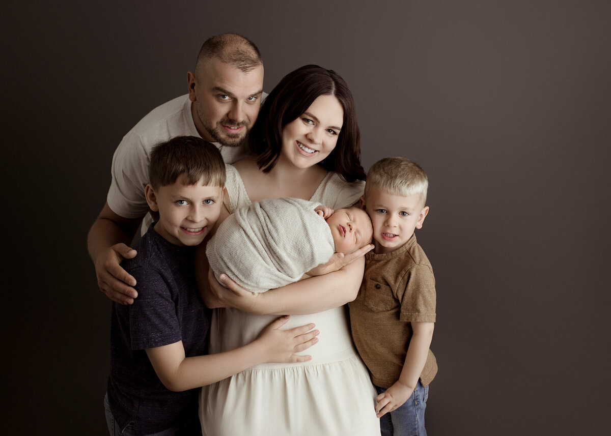 Edmonton Newborn Photographer Kelsie Kelly 2025 West Edmonton Studio (35)