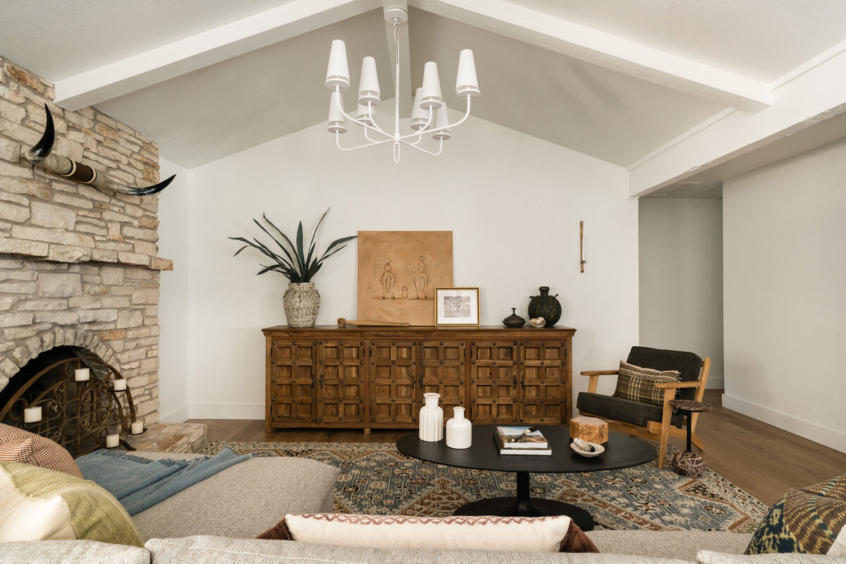Stone Fireplace Livingroom