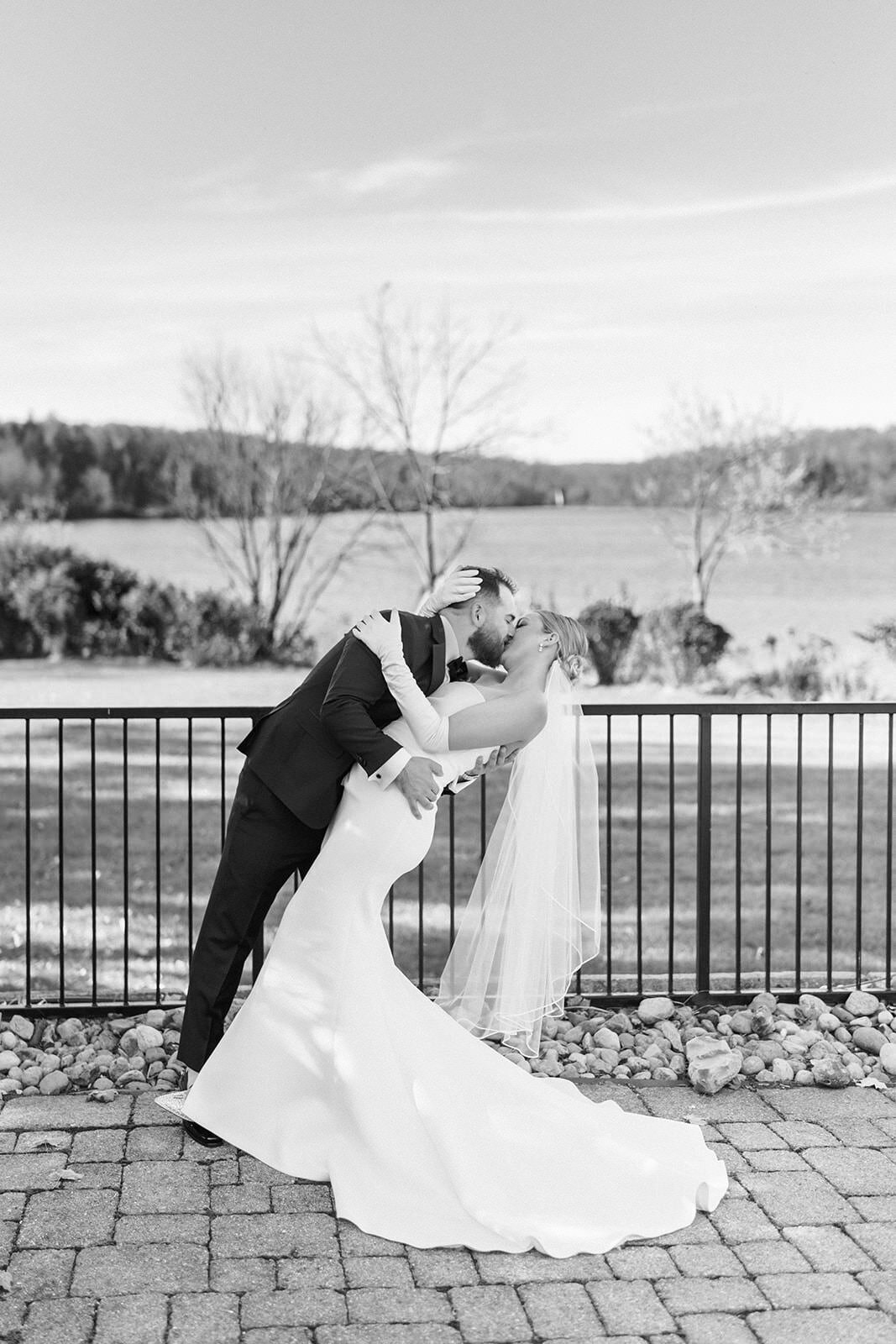 Lake-House-Inn-Wedding-SJ-0403-Copy1