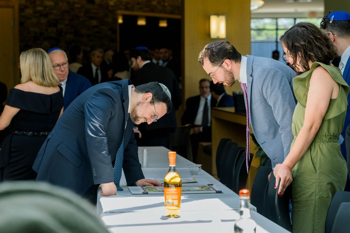 Eliana-Melmed-Photography-Chicago-LosAngeles-Jewish-WeddingPhotography-ShulaNoah-Ketubah-00087