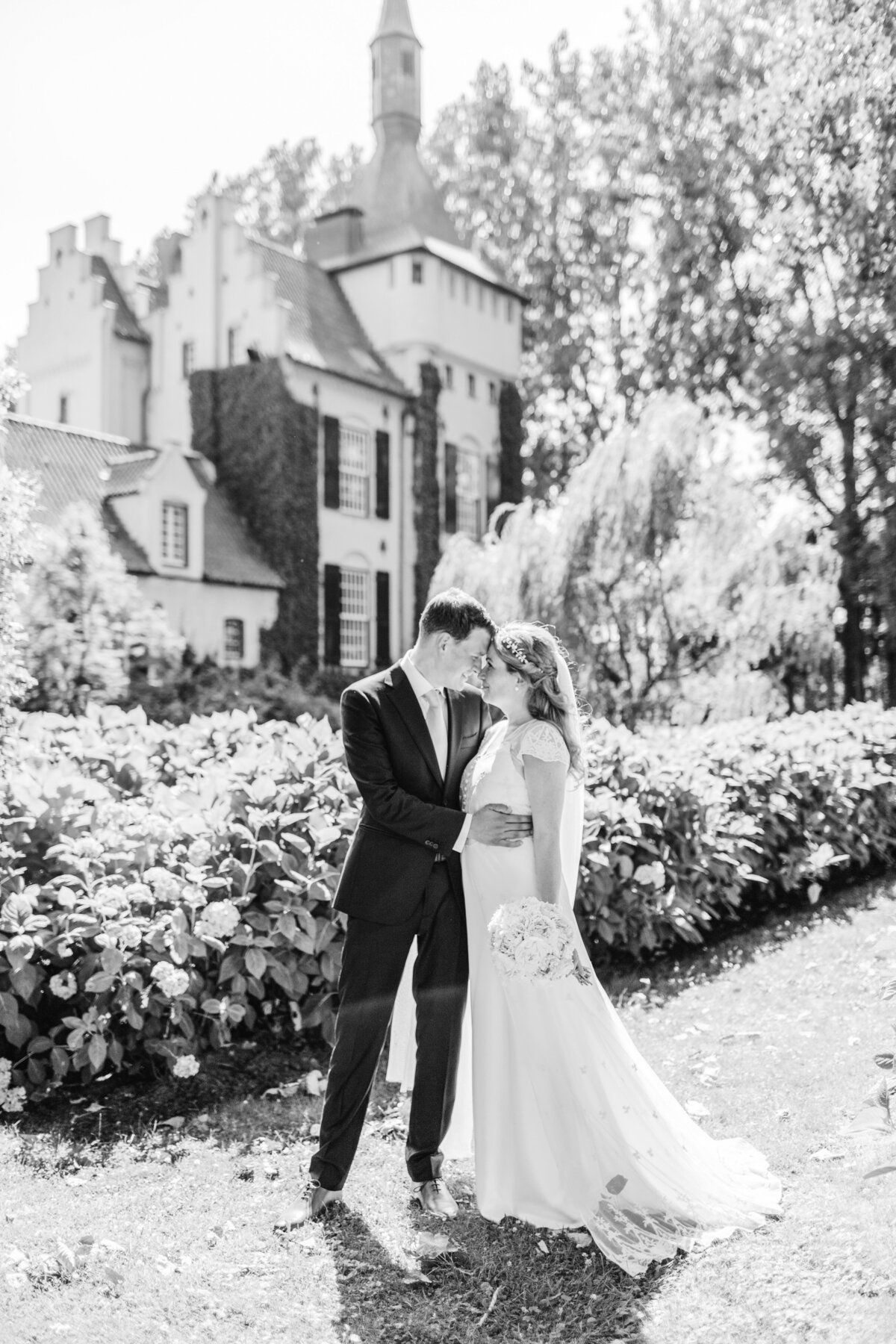Ymke & Robbin - Laura de Roeck Photography 00348ZW Kasteel Groot Buggenum Luxe Bruiloft 