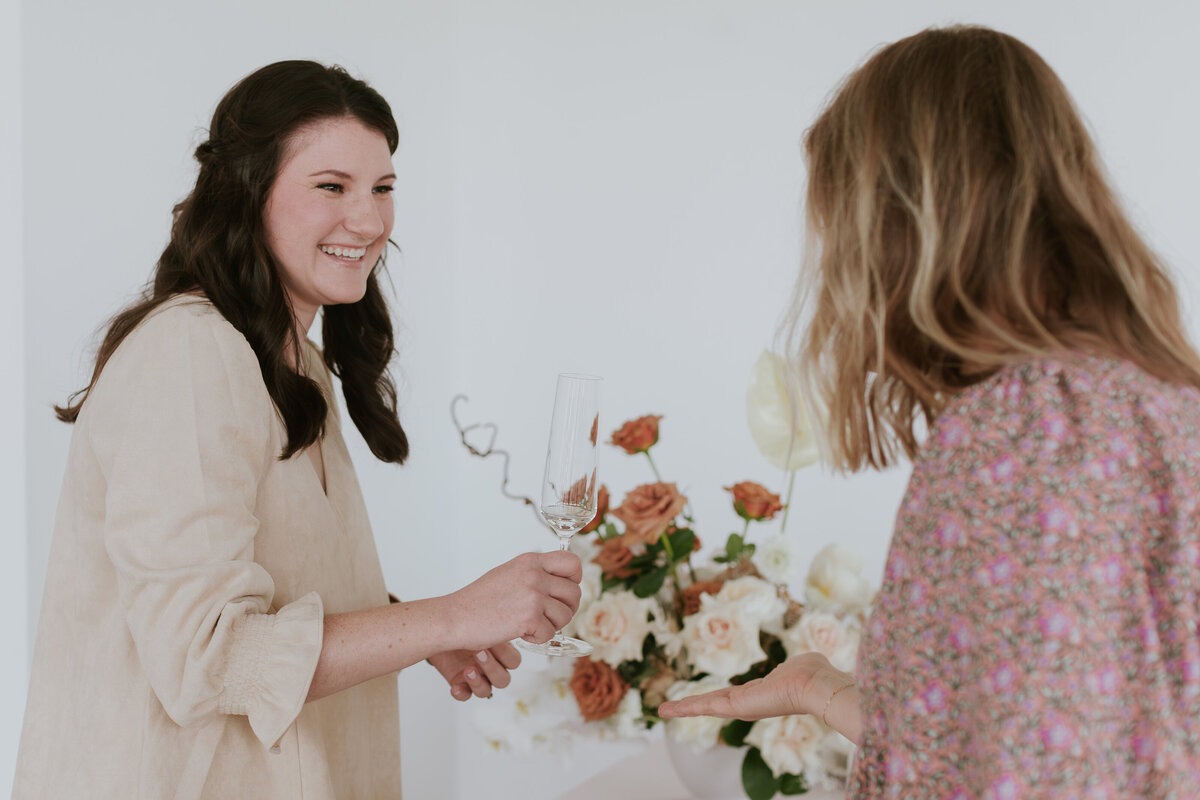 event-planner-meeting-with-client-for-brand-photo-the-frame-charlotte