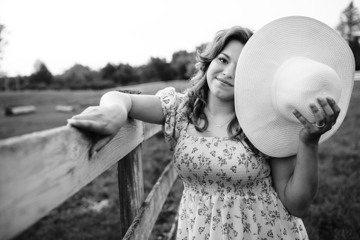 Golden-Hour-Senior-Portraits-Hartford-WI6