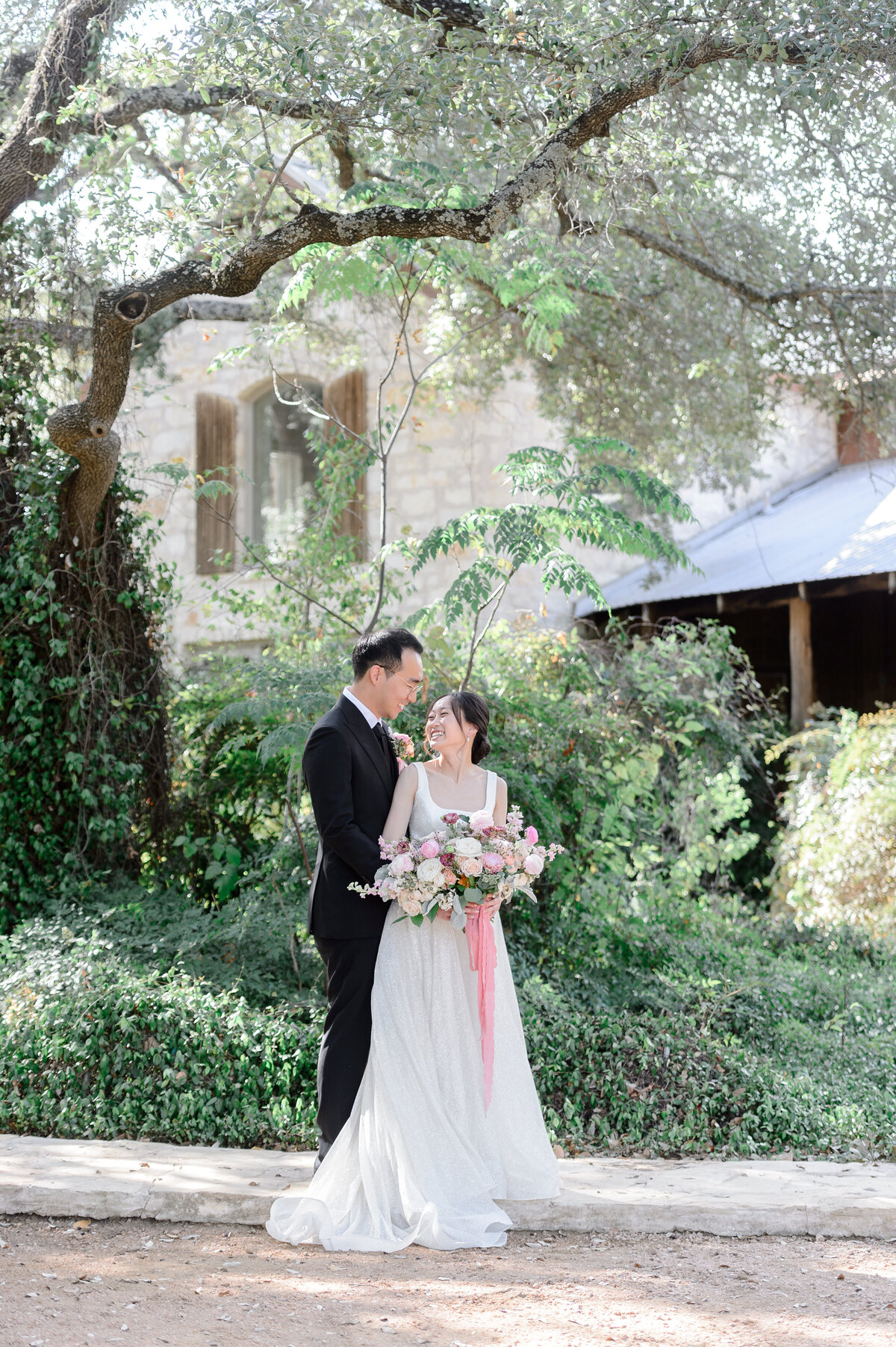 Hill Country Venue + Austin Wedding Photographer05