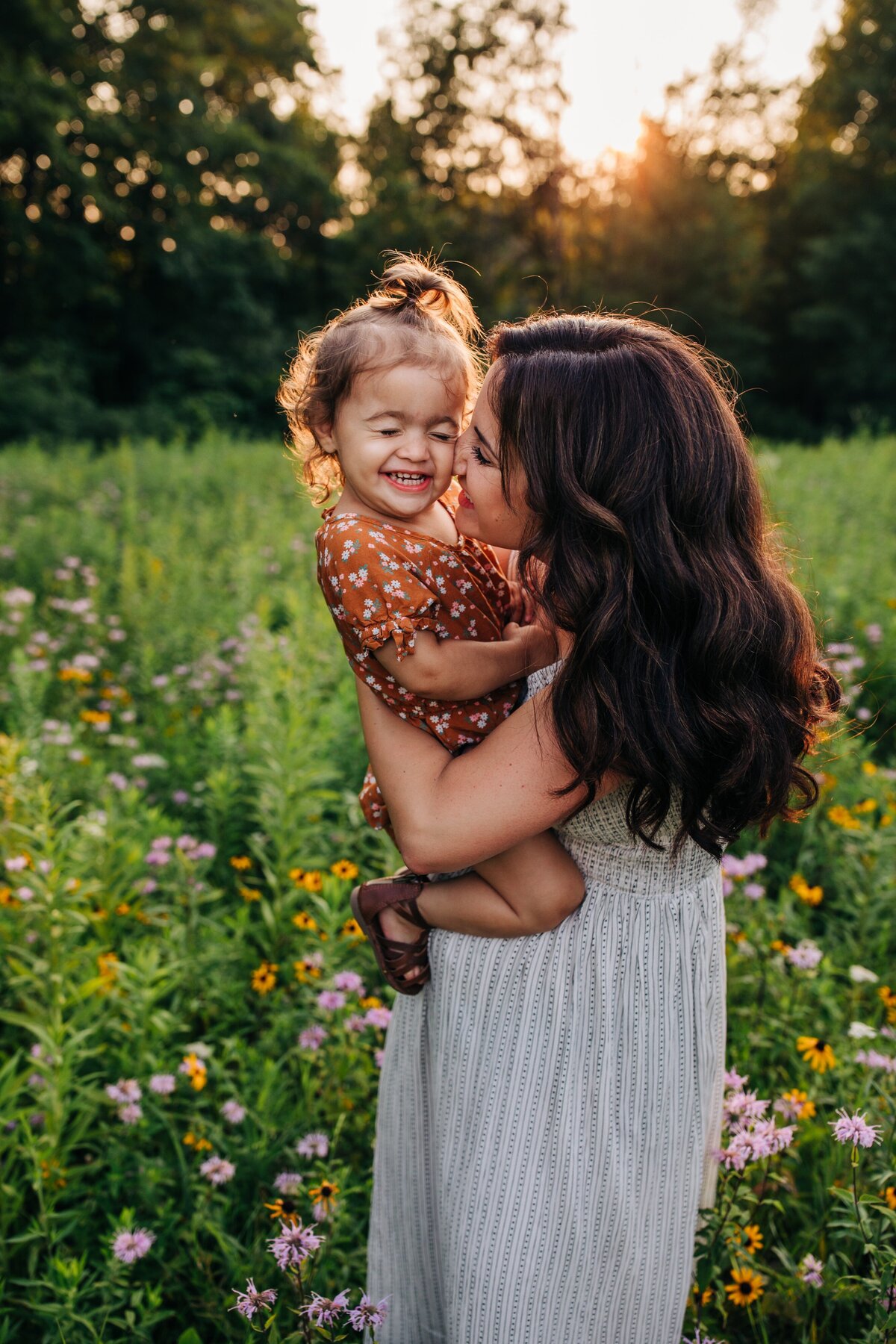 Sunset-Wildflower-Family-Photos-Milwaukee