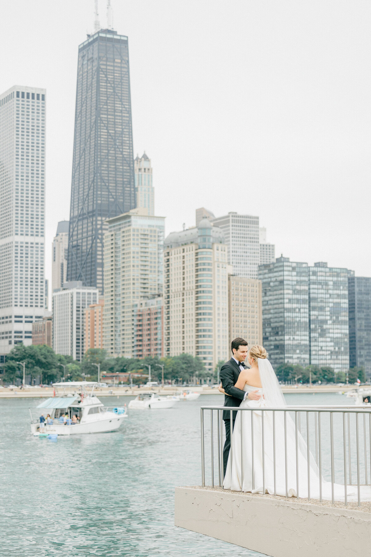 Lexi Benjamin Photography_An Elegant fall Chicago Wedding steeped in Chicago at The Rookery-44