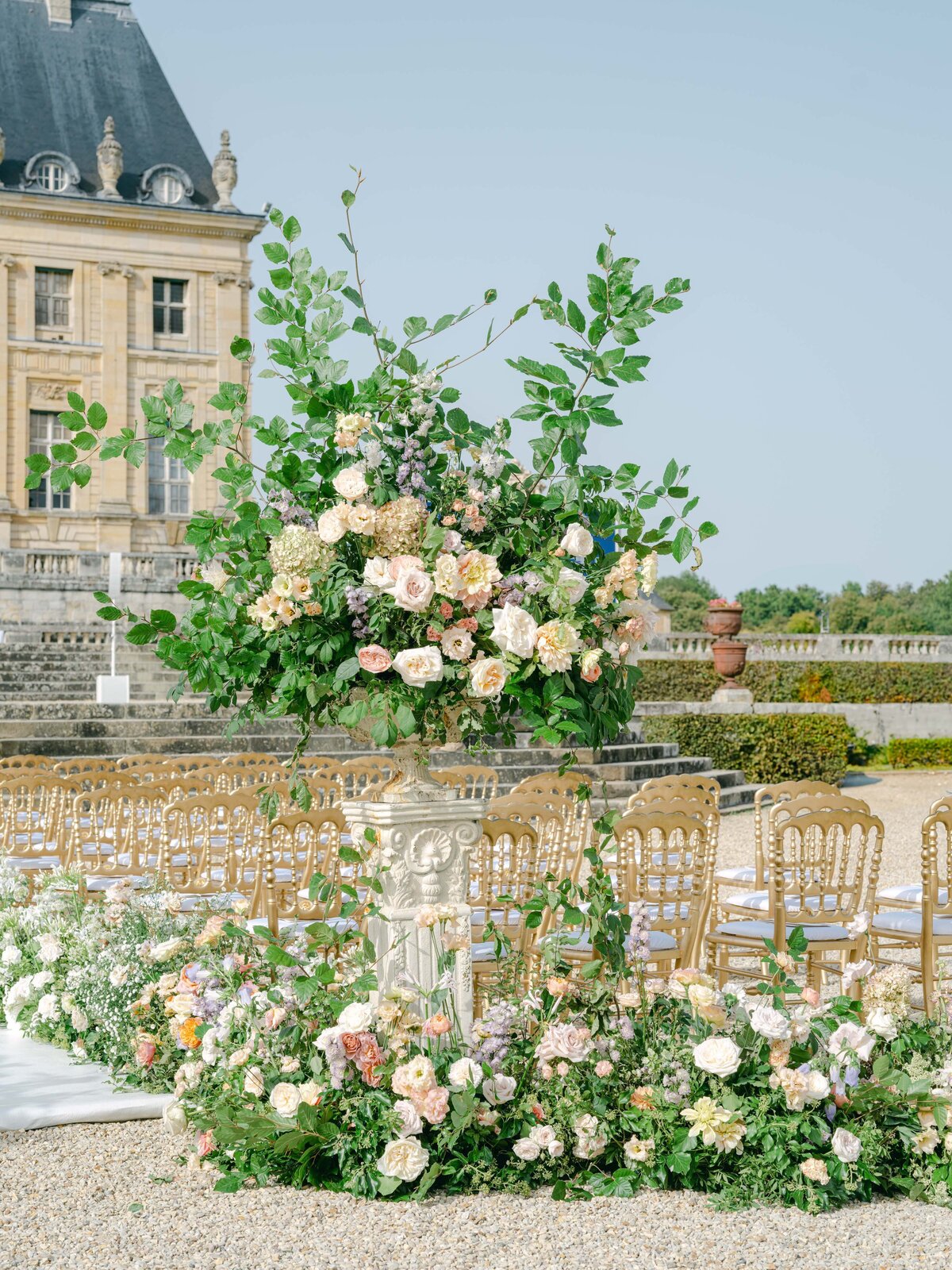 Chateau-Vaux-le-vicomte-wedding-florist-FLORAISON10