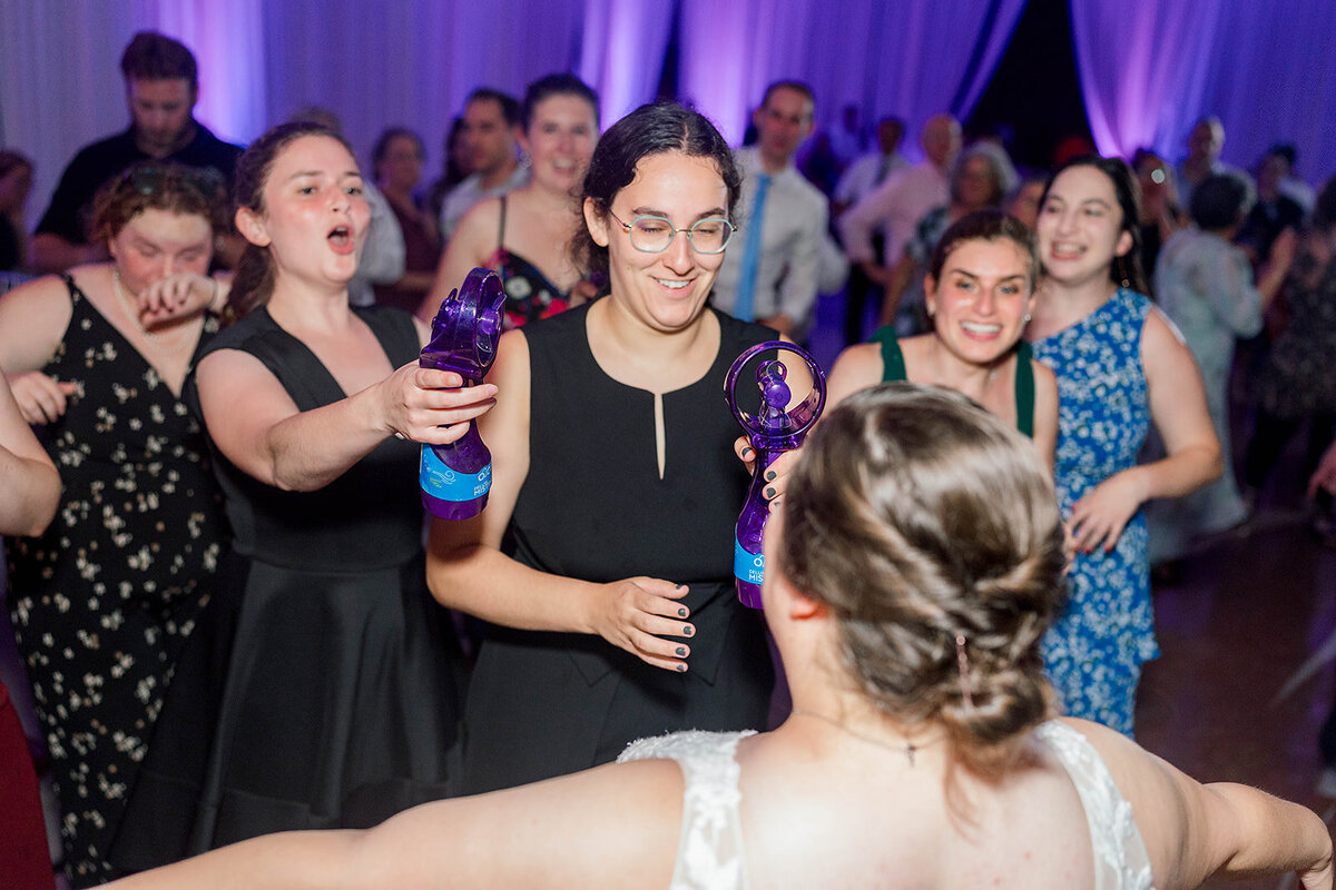 Eliana-Melmed-Photography-Chicago-LosAngeles-Jewish-WeddingPhotography-ElianaSklar-DanceFloor-00125