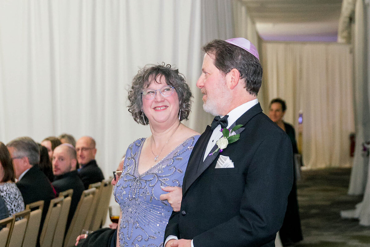 Eliana-Melmed-Photography-Chicago-LosAngeles-Jewish-WeddingPhotography-Chuppah-00071