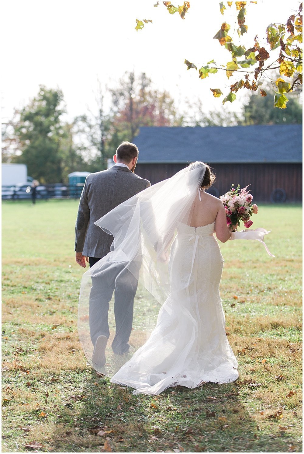 Rustic-Barn-In-Zionsville-Wedding-Ivan-Louise-Images-Jessica-Dum-Wedding-Coordination_photo__0012