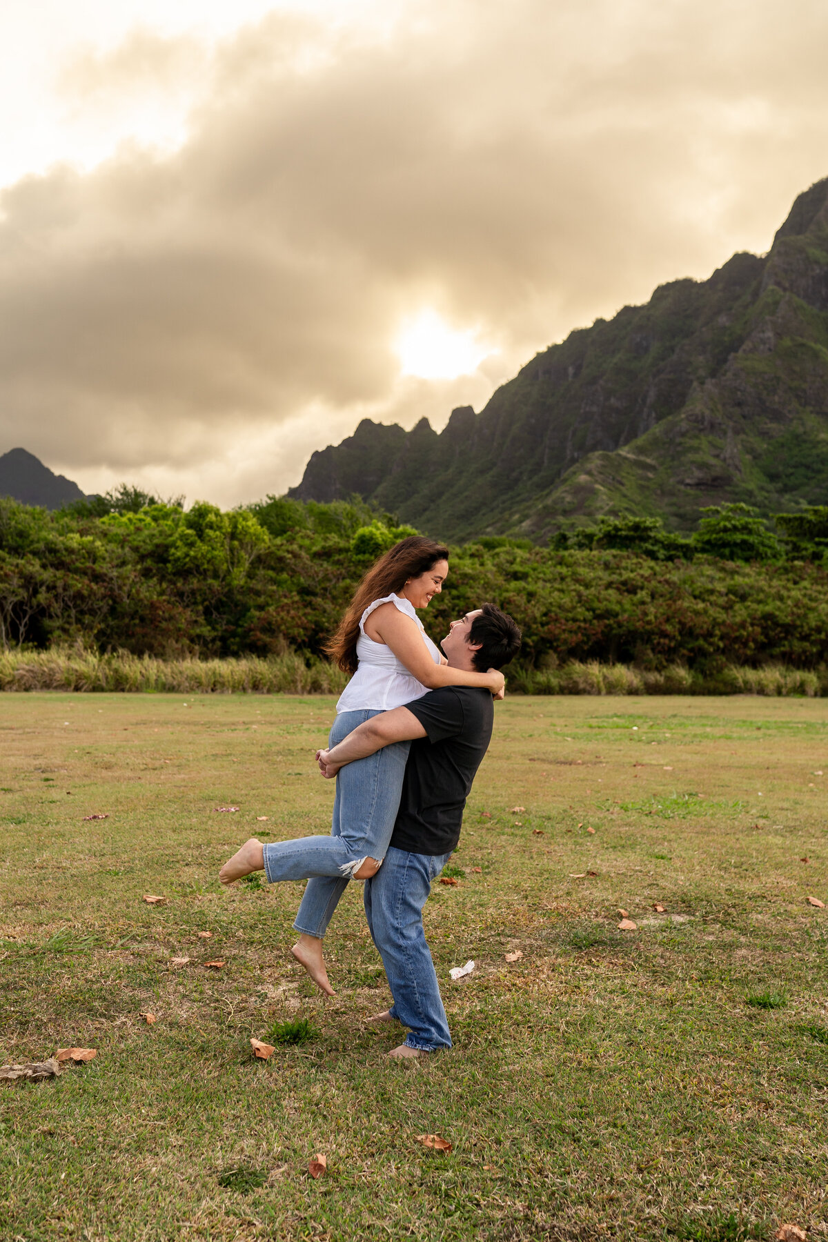 kualoa ranch oahu hawaii engagement photo shoot kalena photography (3)