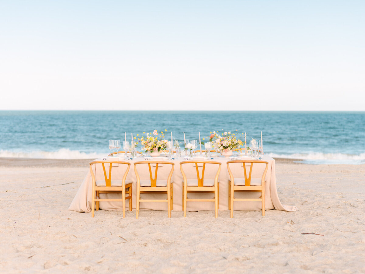 florida-beach-wedding-reception-table-kassieanaphotography.com