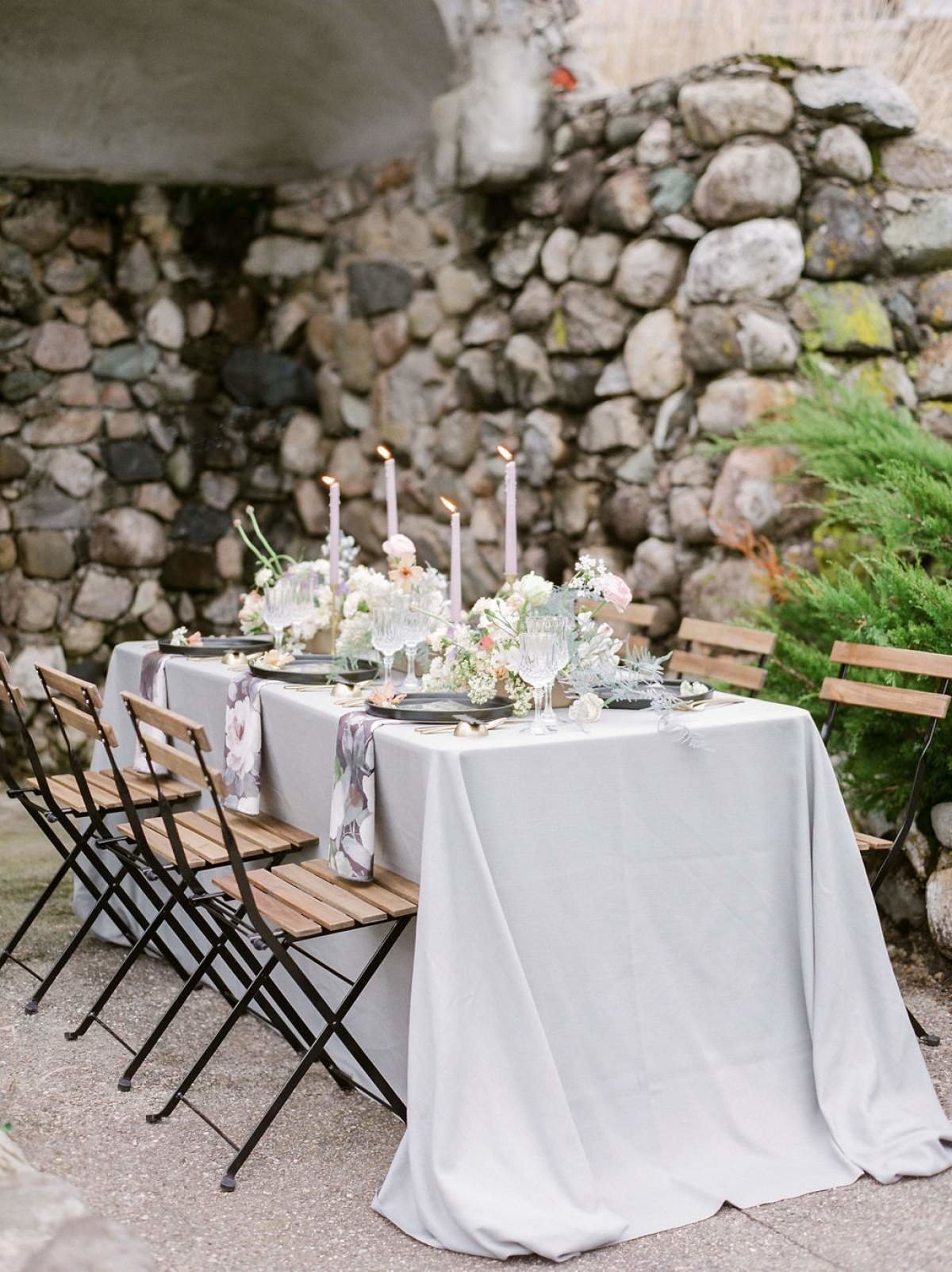 Modern-Black-and-lavender-european-inspired-michigan-wedding