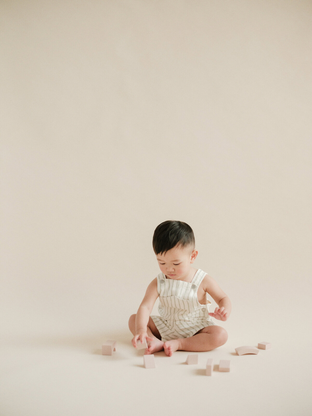 Yee Lo Family Spring Studio Session Cassie Valente Photography 018